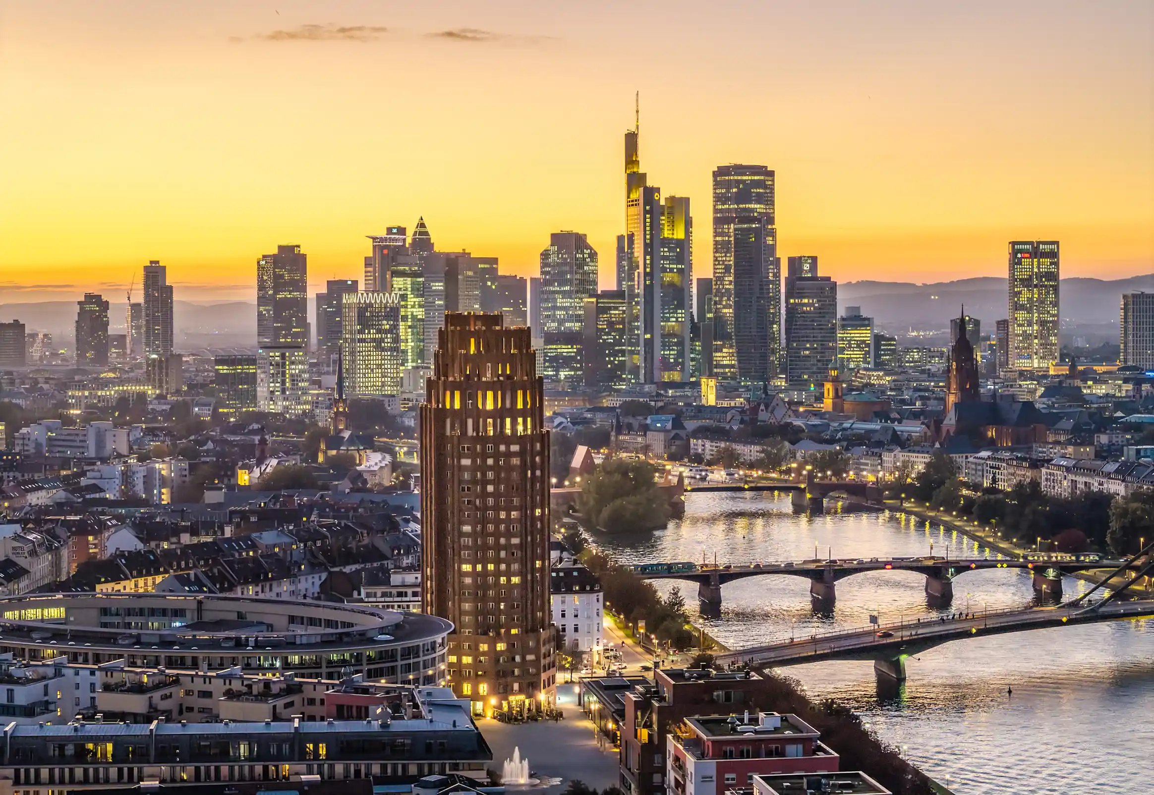 Main Plaza Suite Tower Frankfurt